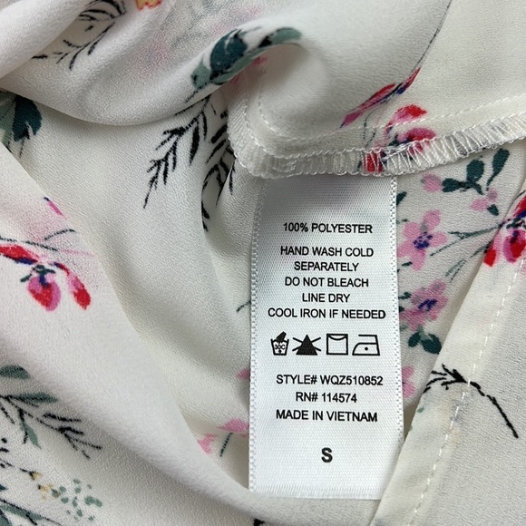 Pleione white floral crossover tank top - Picture 7 of 8